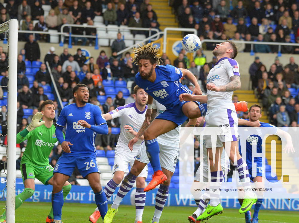 Birmingham City v Newcastle United Championship 2016 17 St Andrews Birmingham City v Newcastle United Championship 18 03 2017 Ryan Shotton (Birmingham City) Darryl Murphy (Newcastle) Birmingham Middlesex England