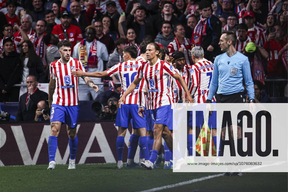 UEFA Champions League quarterfinal second leg soccer match Atletico Madrid vs FC Barcelona, Barca at Riyadh Air Metropolitano stadium in Madrid, Spain. 14 April 2026 Lookman celebrates a goal 900 Cordon Press 900 CordonxPress LOF - Champions League Atletico Madrid vs FC Barcelona