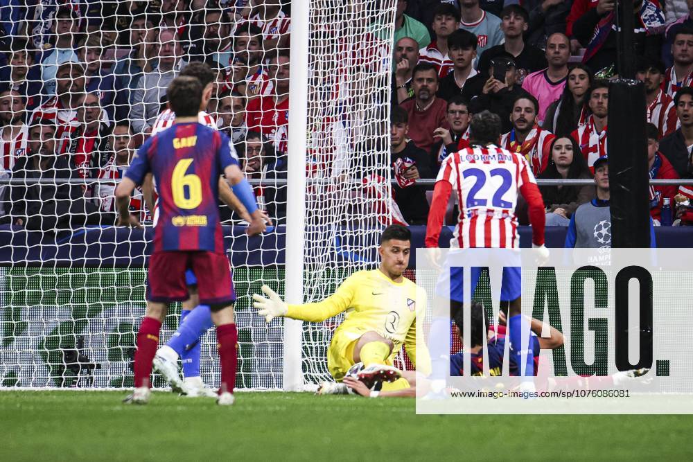 UEFA Champions League quarterfinal second leg soccer match Atletico Madrid vs FC Barcelona, Barca at Riyadh Air Metropolitano stadium in Madrid, Spain. 14 April 2026 Ferran Torres and Juan Musso 900 Cordon Press 900 CordonxPress LOF - Champions League Atletico Madrid vs FC Barcelona