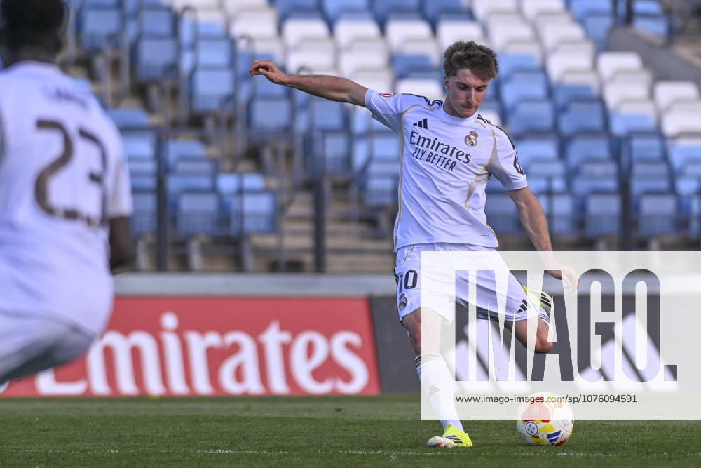 CESAR PALACIOS of Real Madrid Castilla CF shoots for goal during the Primera Federacio³n Group 1 soccer match between Real Madrid Castilla and Ourense CF, played at the Alfredo Di Stefano Stadium on April 14, 2026, in Valdebebas, Madrid, Spain. Madrid Spain - ZUMAc312 20260414_zsp_c312_170