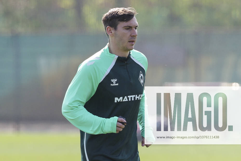 Maximilian Woeber Werder Bremen looks on, Bundesliga, Training Werder Bremen, Trainingsplatz am Weserstadion on April 15, 2026 in Bremen, Germany Photo by Marco Steinbrenner DeFodi Images Maximilian Woeber Werder Bremen looks on, Bundesliga, Training Werder Bremen, Trainingsplatz am Weserstadion, April 15, 2026 in Bremen, Germany Photo by Marco Steinbrenner DeFodi Images DFB DFL REGULATIONS PROHIBIT ANY USE OF PHOTOGRAPHS AS IMAGE SEQUENCES AND OR QUASI VIDEO