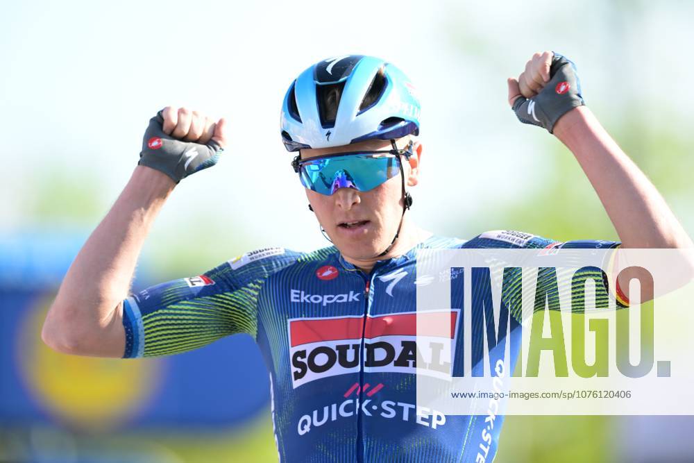 Belgian Tim Merlier of Soudal Quick-Step celebrates after winning the Ronde Van Limburg one day cycling race, from Hasselt to Tongeren-Borgloon (178,4 km) on Wednesday 15 April 2026. DAVIDxPINTENS x170895681x