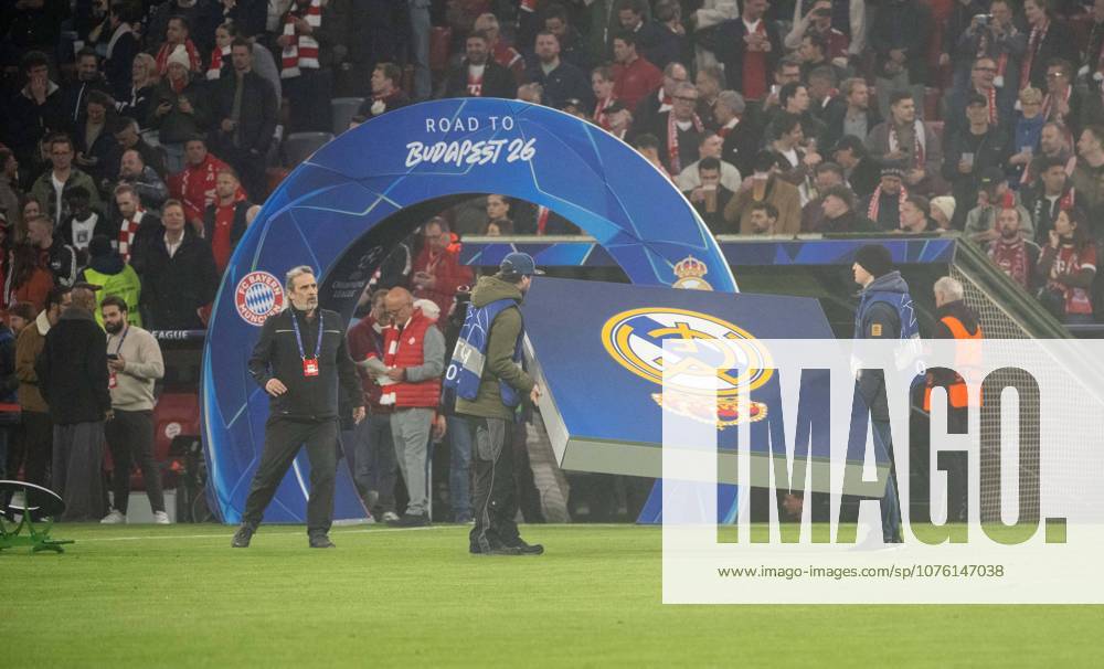 Soccer, Men, 2025 2026 season, Champions League quarter-final, second leg , FC Bayern Munich Real Madrid 4 3 , Road to Budapest and Madrid logo, 15 04 2026,