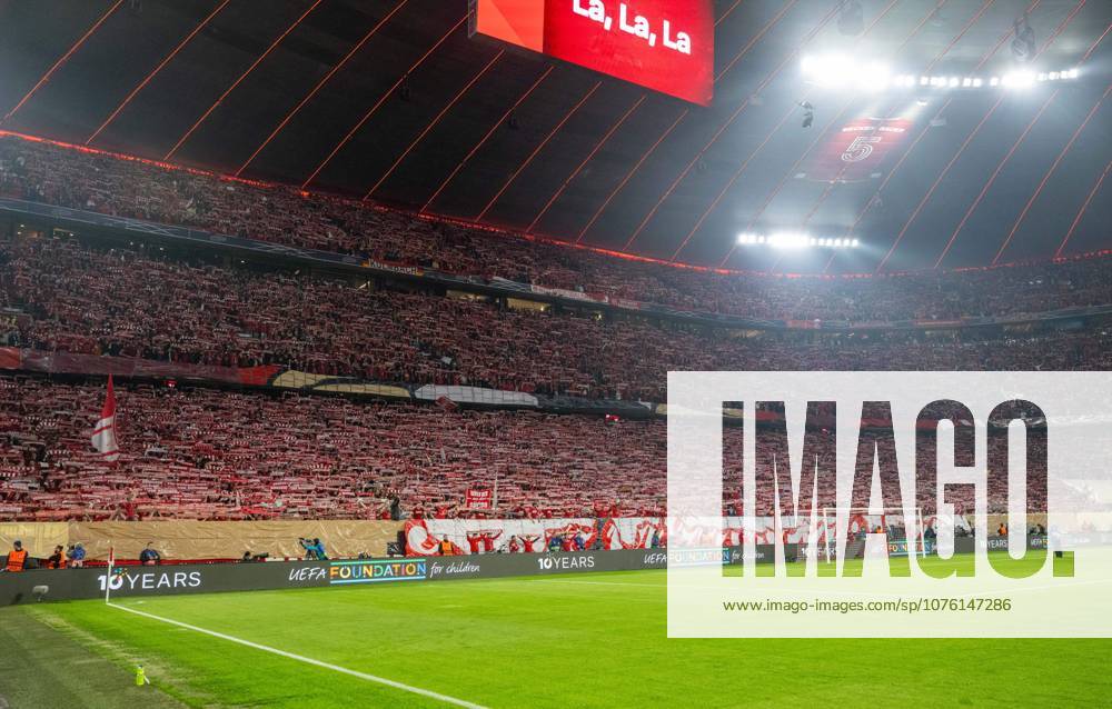 Soccer, Men, 2025 2026 season, Champions League quarter-final, second leg, FC Bayern Munich Real Madrid, Bayern fans in the south curve, 15 04 2026,