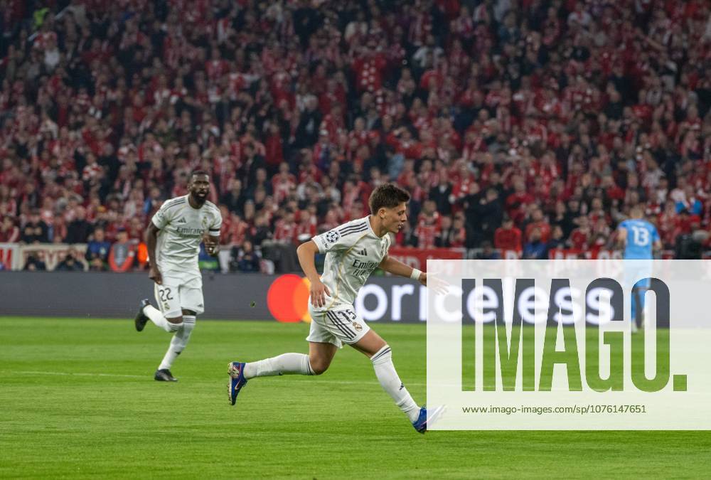 Soccer, Men, 2025 2026 season, Champions League quarter-final, second leg , FC Bayern Munich Real Madrid 4 3 , v l Antonio Rüdiger Real Madrid , Arda Güler Real Madrid , Cheering after scoring 0 1, 15 04 2026,