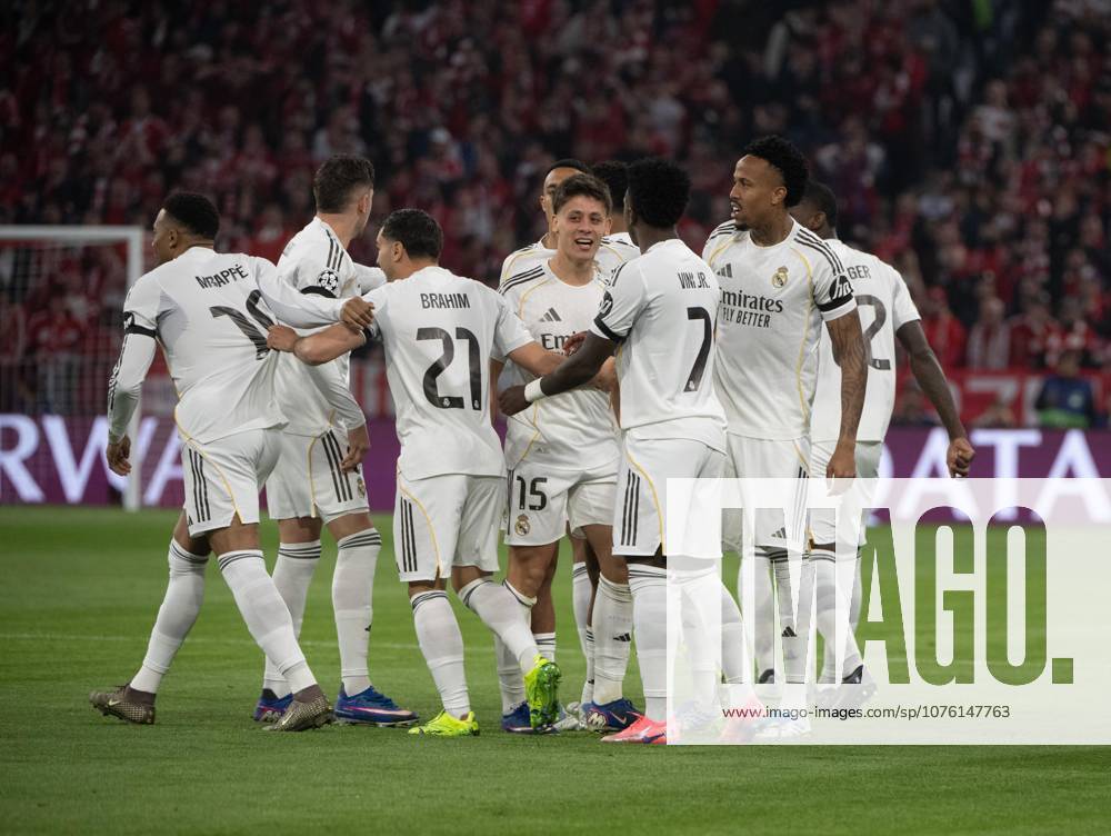Soccer, Men, Season 2025 2026, Champions League quarter-final, second leg , FC Bayern Munich Real Madrid 4 3 , f l Kylian Mbappe Real Madrid , Brahim Diaz Real Madrid , Arda Güler Real Madrid , Vinicius Junior Real Madrid , Eder Militao Real Madrid , Cheering after scoring 0 1, 15 04 2026,