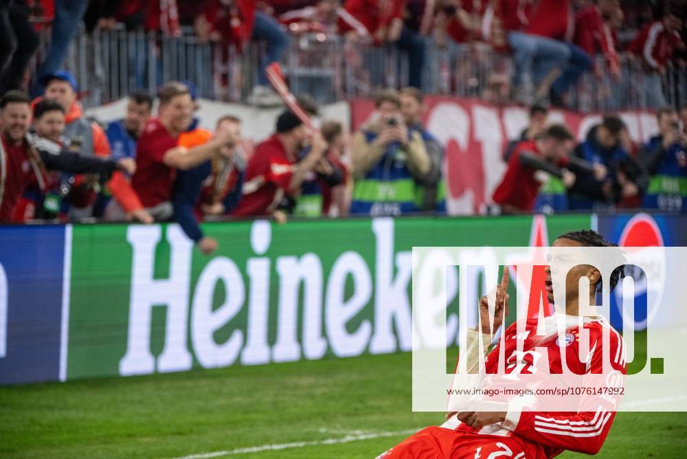 Soccer, Men, 2025 2026 season, Champions League quarter-final, second leg , FC Bayern Munich Real Madrid 4 3 , Michael Olise Bayern Munich , Cheering after scoring 4 3, 15 04 2026,