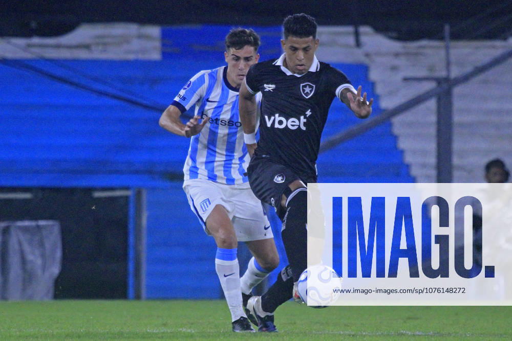 15th April 2026; Presidente Peron Stadium, Buenos Aires, Argentina; Copa Sudamericana Football Racing versus Botafogo; Ezequiel Cannavo of Racing battles for possession with Matheus Martins of Botafogo PoolxPelaezxBurga DiaEsportivo