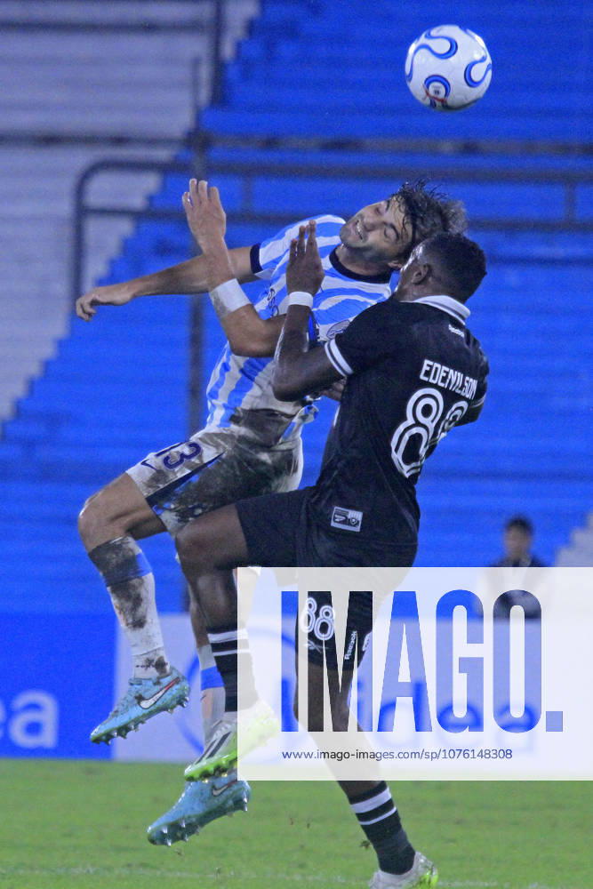 15th April 2026; Presidente Peron Stadium, Buenos Aires, Argentina; Copa Sudamericana Football Racing versus Botafogo; Santiago Sosa of Racing battles for possession with Eden& xed;lson of Botafogo PoolxPelaezxBurga DiaEsportivo