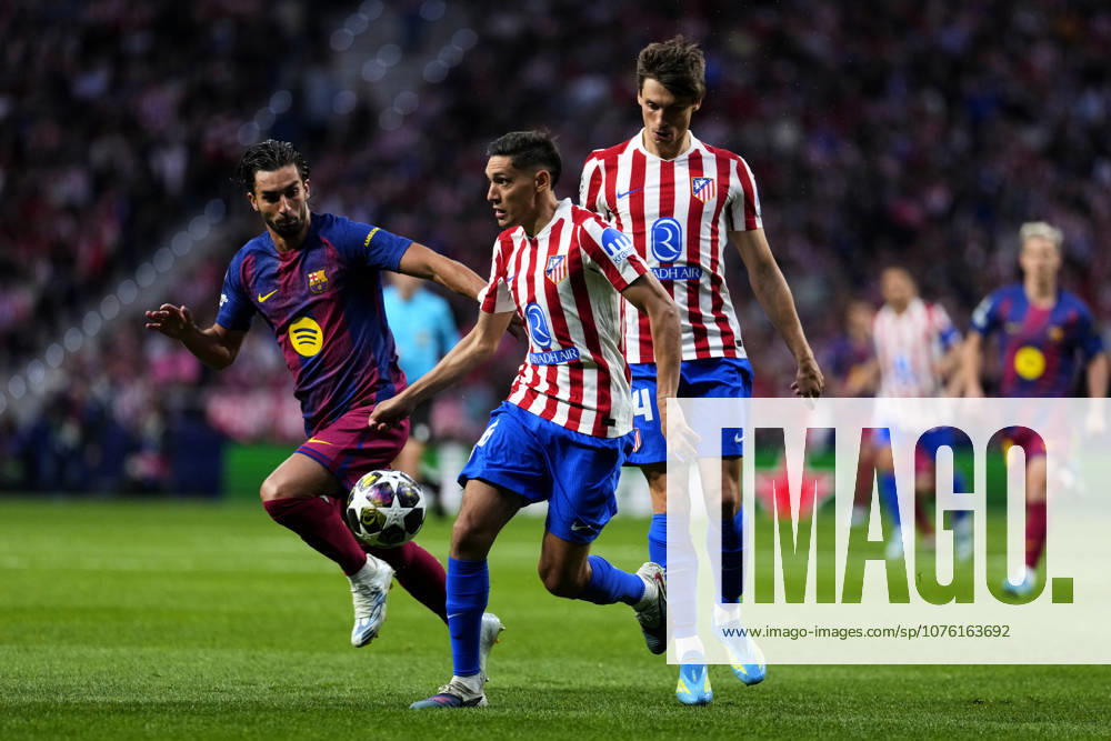SOCCER-Matchday Round of Quarter-finals of UEFA Champions League match between Atletico de Madrid and FC Barcelona, Barca at Riyadh Air Metropolitano on April 14, 2026. Nahuel Molina of Atletico de Madrid during the UEFA Champions League match between Atletico de Madrid and FC Barcelona at Riyadh Air Metropolitano on April 14, 2026. Madrid Madrid Spain
