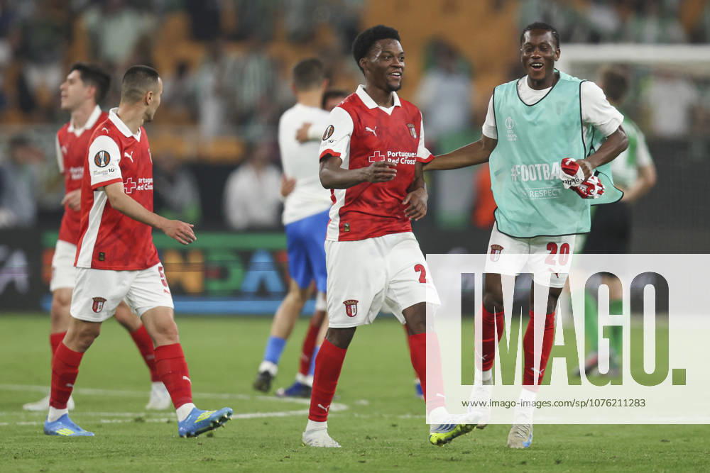 ESP: Real Betis-SC Braga. UEFA Europa League. Quarter-Finals, second Leg. Jean-Baptiste Gorby and Mario Dorgeles of SC Braga during the UEFA Europa League match, Quarter-Finals, second leg between Real Betis and SC Braga. Olimpico de la Cartuja Stadium on April 17, 2026 in Sevilla, Spain. kpng