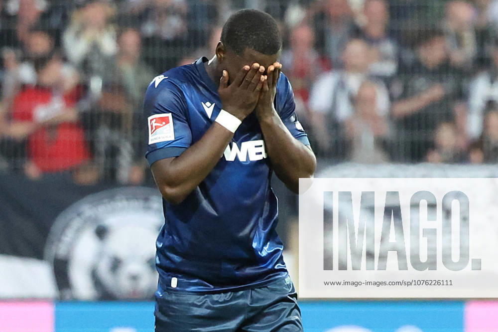 Fußball 2 Bundesliga, SV Elversberg Karlsruher SC v l Spielende Stephan Ambrosius Karlsruher SC enttaeuscht, enttäuscht, schaut enttaeuscht, niedergeschlagen, disappointed Elversberg