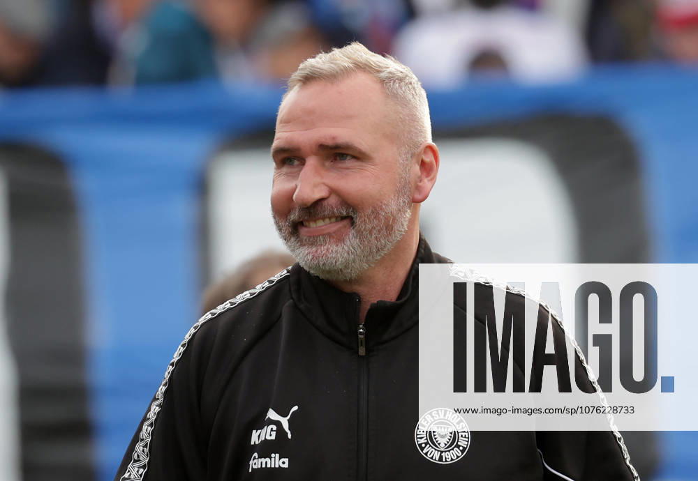 Coach Tim Walter Holstein Kiel Football, Men, Season 2025 2026, 2 BL, Holstein Stadion, Holstein Kiel vs 1 FC Kaiserslautern, 3 0 DFL REGULATIONS PROHIBIT ANY USE OF PHOTOGRAPHS AS IMAGE SEQUENCES AND OR QUASI VIDEO