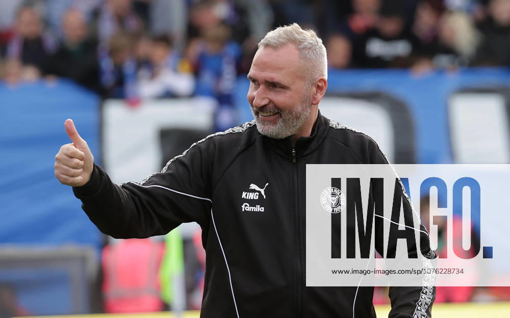 Coach Tim Walter Holstein Kiel Football, Men, Season 2025 2026, 2 BL, Holstein Stadion, Holstein Kiel vs 1 FC Kaiserslautern, 3 0 DFL REGULATIONS PROHIBIT ANY USE OF PHOTOGRAPHS AS IMAGE SEQUENCES AND OR QUASI VIDEO
