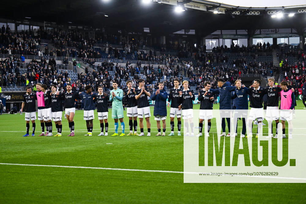 Eliteserien in football 2026 Viking Brann Stavanger 20260418 Vikings players after the victory in the elite series football match between Viking and Brann at Lyse Arena in Stavanger Photo Carina Johansen NTB Stavanger Norway RESTRICTED USE FOR BETTING COMPANIES