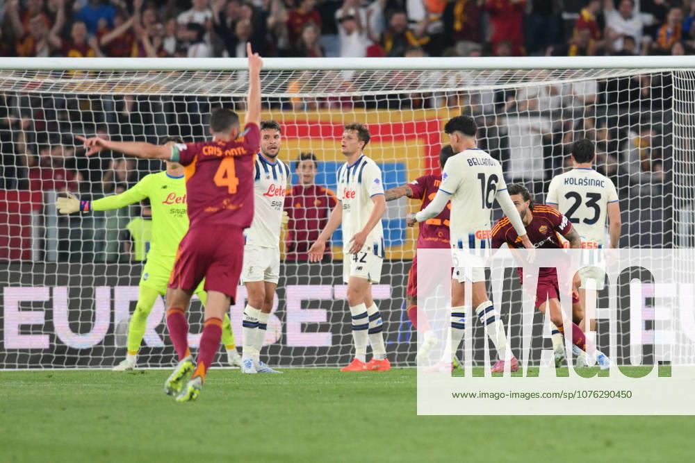 CALCIO - Serie A - AS Roma vs Atalanta BC Mario Hermoso of AS Roma celebrates after scoring goal in the 45th minute for 1-1 during the match of 33th day of the Serie A Championship between A.S.Roma and Atalanta BC at the Olimpico Stadium on Apr 18, 2026 in Rome, Italy. during AS Roma vs Atalanta BC, Italian soccer Serie A match in Rome, Italy, April 18 2026 Rome Italy