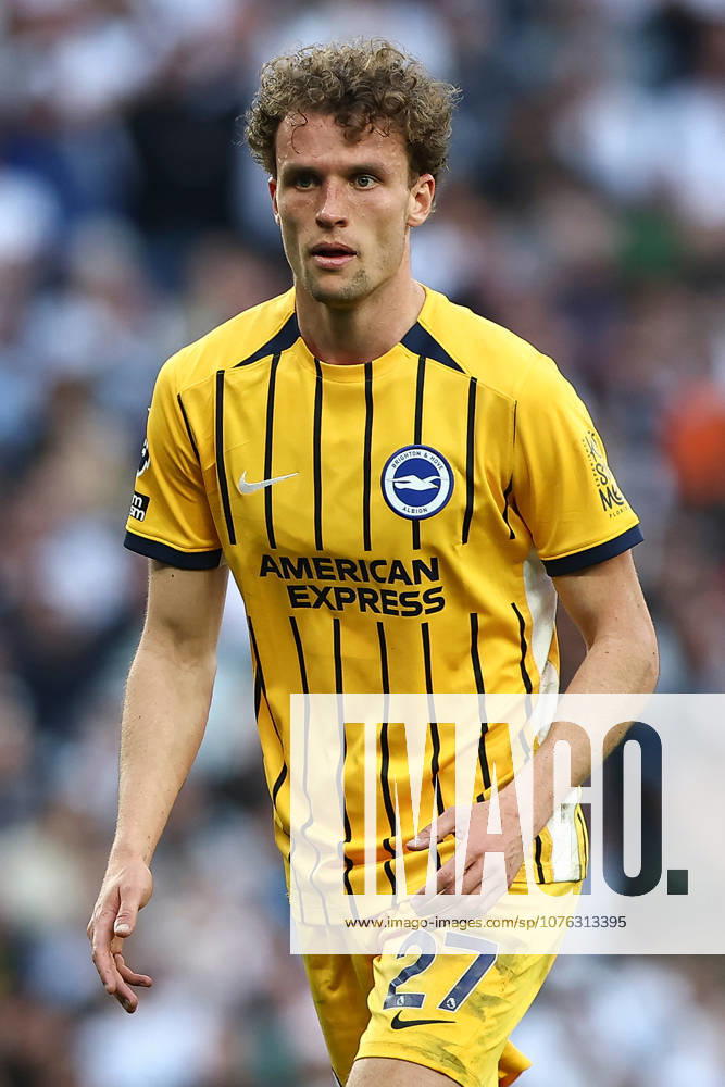 Tottenham Hotspur v Brighton & Hove Albion, Premier League Mats Wieffer of Brighton And Hove Albion during the Tottenham Hotspur v Brighton & Hove Albion Premier League match at the Tottenham Hotspur Stadium, London, England on 18 April 2026 Credit: Ian Stephen Every Second Media Editorial use only. All images are copyright Every Second Media Limited. No images may be reproduced without prior permission. All rights reserved. Premier League and Football League images are subject to licensing agreements with Football DataCo Limited. see https: www.football-dataco.com