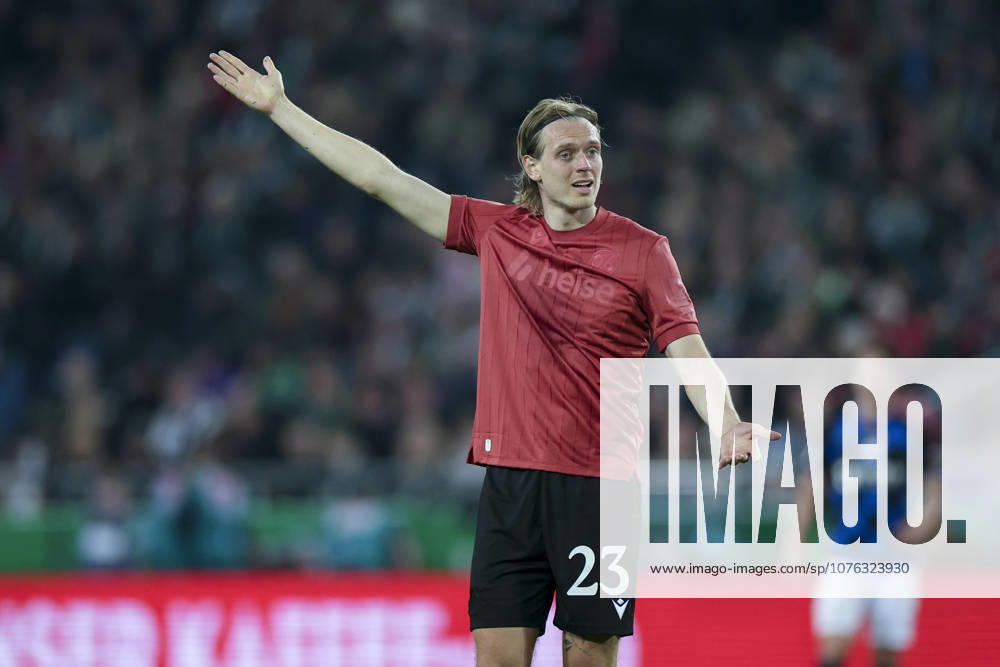 Stefan Teitur Thordarson Hannover 96 gestures, 2 Bundesliga, Hannover 96 v SC Paderborn 07, Heinz von Heiden Arena on April 18, 2026 in Hanover, Germany Photo by Marco Steinbrenner DeFodi Images Stefan Teitur Thordarson Hannover 96 gestures, 2 Bundesliga, Hannover 96 v SC Paderborn 07, Heinz von Heiden Arena, April 18, 2026 in Hanover, Germany Photo by Marco Steinbrenner DeFodi Images