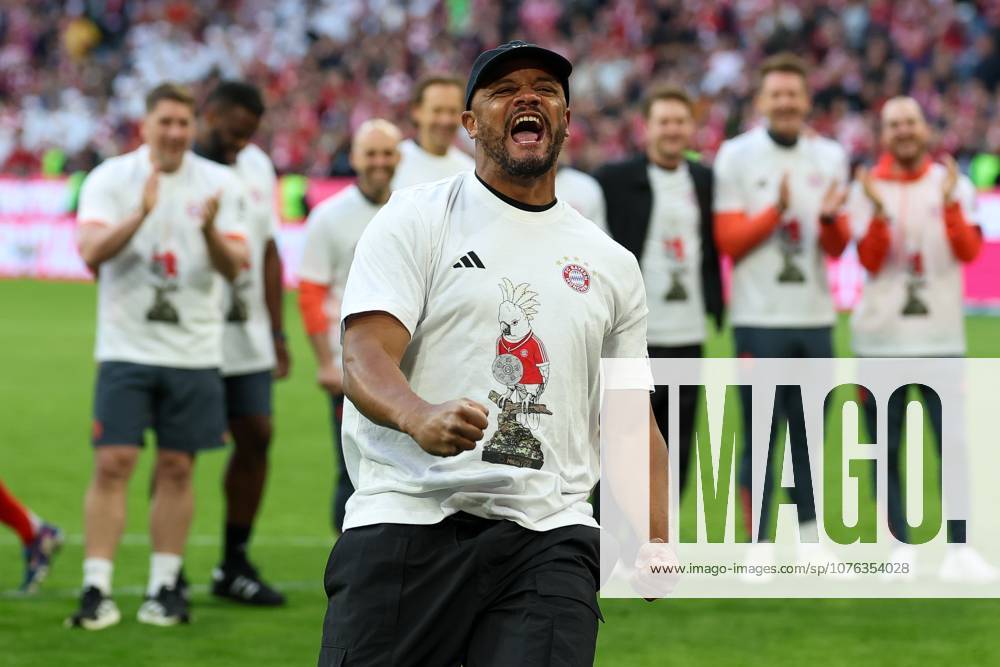 The FC Bayern Muenchen team celebrates the 35 championship title prematurely on matchday 30 , Head Coach Vincent Kompany FC Bayern Muenchen , FC Bayern Muenchen vs VfB Stuttgart, Football, 1 Bundesliga, Matchday 30, 19 04 2026 DFL DFB regulations prohibit any use of photographs as image sequences and or quasi video Muenchen Bayern Germany