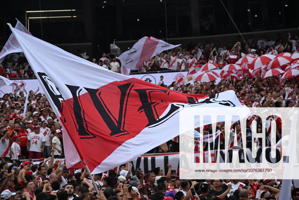 Torneo Apertura Mercado Libre 2026 match between River Plate and Boca Juniors BUENOS AIRES, ARGENTINA - APRIL 19: fans of River Plate previous a Torneo Apertura Mercado Libre 2026 match between River Plate and Boca Juniors at Mas Monumental Antonio Vespucio Liberti Stadium on April 19, 2026 in Buenos Aires, Argentina. Buenos Aires Buenos Aires Buenos Aires Argentina