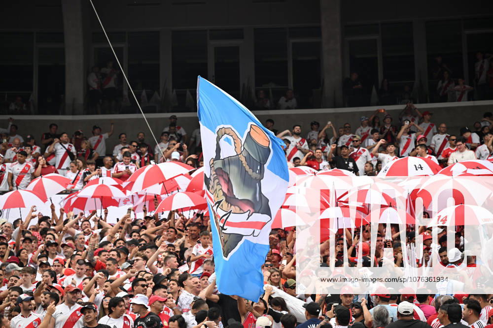 Torneo Apertura Mercado Libre 2026 match between River Plate and Boca Juniors BUENOS AIRES, ARGENTINA - APRIL 19: fans of River Plate previous a Torneo Apertura Mercado Libre 2026 match between River Plate and Boca Juniors at Mas Monumental Antonio Vespucio Liberti Stadium on April 19, 2026 in Buenos Aires, Argentina. Buenos Aires Buenos Aires Buenos Aires Argentina