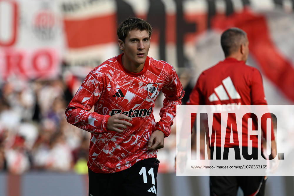 Torneo Apertura Mercado Libre 2026 match between River Plate and Boca Juniors BUENOS AIRES, ARGENTINA - APRIL 19: Facundo Colidio of River Plate warm up previous a Torneo Apertura Mercado Libre 2026 match between River Plate and Boca Juniors at Mas Monumental Antonio Vespucio Liberti Stadium on April 19, 2026 in Buenos Aires, Argentina. Buenos Aires Buenos Aires Buenos Aires Argentina