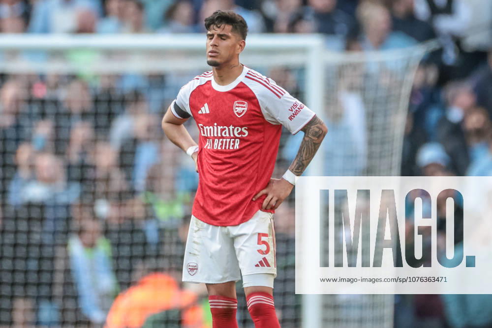 Manchester City v Arsenal - Premier League Piero Hincapie of Arsenal appears dejected after Erling Haaland of Manchester City scores to make it 2-1 during the Premier League match between Manchester City and Arsenal at Etihad Stadium in Manchester, United Kingdom, on April 19, 2026. Manchester United Kingdom