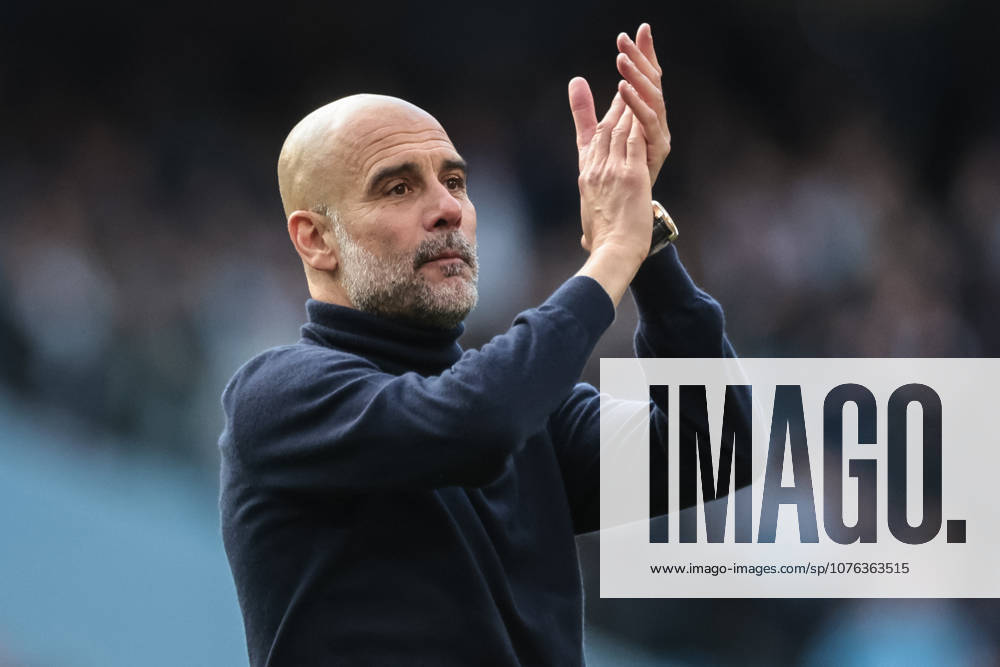 Manchester City v Arsenal - Premier League Pep Guardiola, manager of Manchester City, applauds the fans after the final whistle during the Premier League match between Manchester City and Arsenal at Etihad Stadium in Manchester, United Kingdom, on April 19, 2026. Manchester United Kingdom