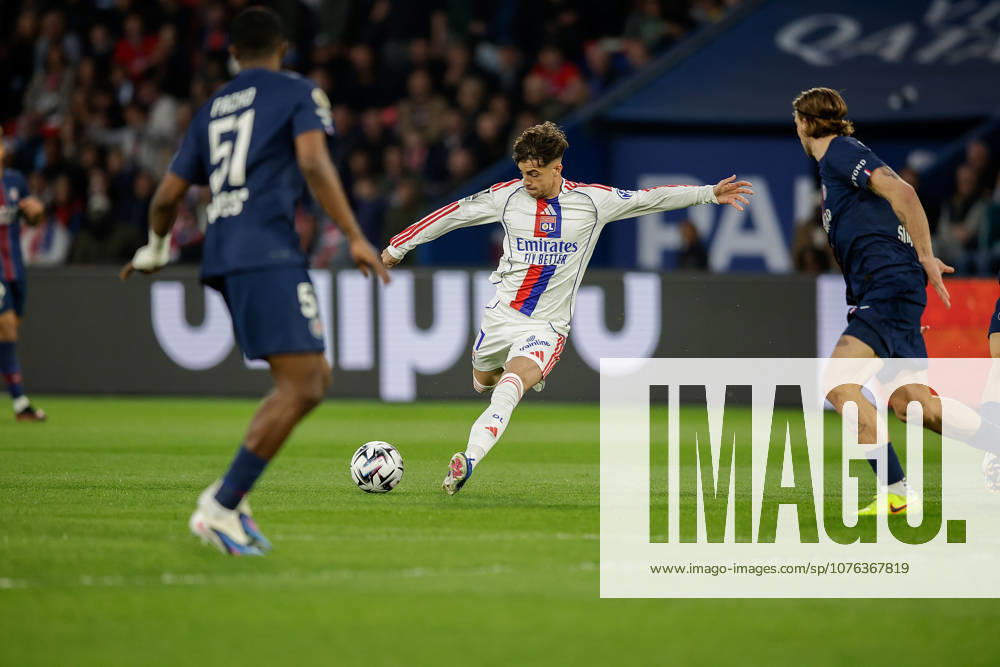 Paris, France 2026 04 19 La Ligue 1 Paris Saint Germain Olympique Lyon, Afonso Moreira Olympique Lyon , in action, in action,