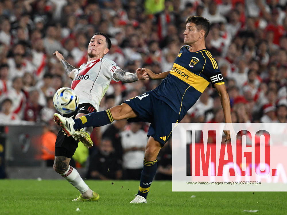 Torneo Apertura Mercado Libre 2026 match between River Plate and Boca Juniors BUENOS AIRES, ARGENTINA - APRIL 19: Ander Herrera of Boca Juniors and Anibal Moreno of River Plate fights the ball during a Torneo Apertura Mercado Libre 2026 match between River Plate and Boca Juniors at Mas Monumental Antonio Vespucio Liberti Stadium on April 19, 2026 in Buenos Aires, Argentina. Buenos Aires Buenos Aires Buenos Aires Argentina