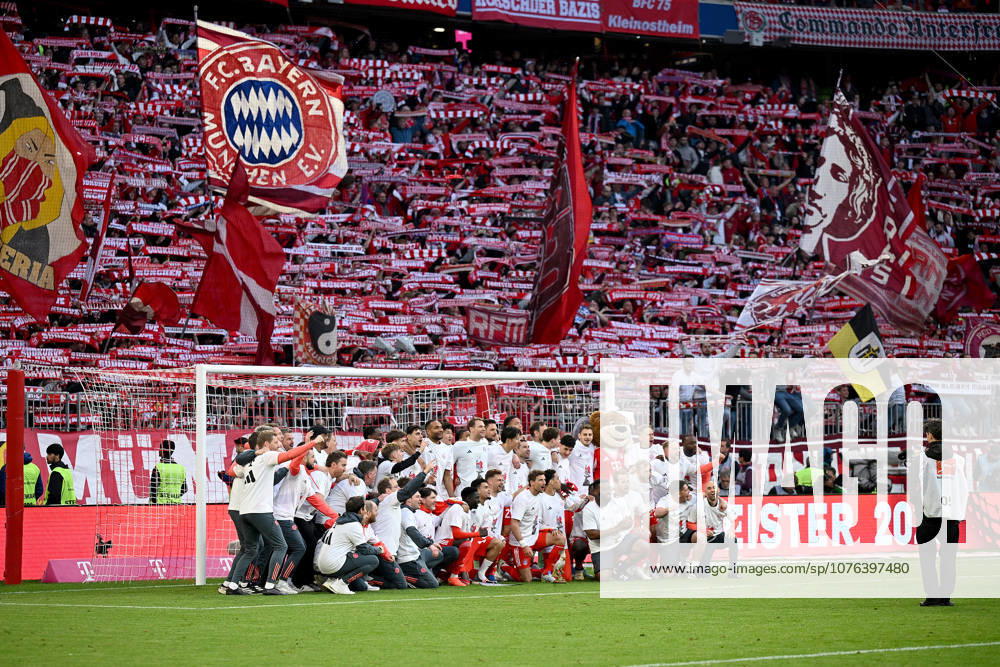Soccer 1 Bundesliga Season 2025 2026 30 Matchday FC Bayern Muenchen VfB Stuttgart 19 04 2026 FC Bayern celebrates winning the 35 German Championship in the championship shirt with Kakadu print TEAMJUBEL, group picture with the fans in the Suedkurve