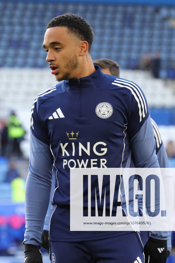 Leicester City v Hull City, EFL Sky Bet Championship Leicester City defender Jamaal Lascelles (24) warms up before the EFL Sky Bet Championship match between Leicester City and Hull City at the King Power Stadium, Leicester, UK on 21 April 2026. Leicester King Power Stadium Leicestershire UK Editorial use only DataCo restrictions apply See www.football-dataco.com ,