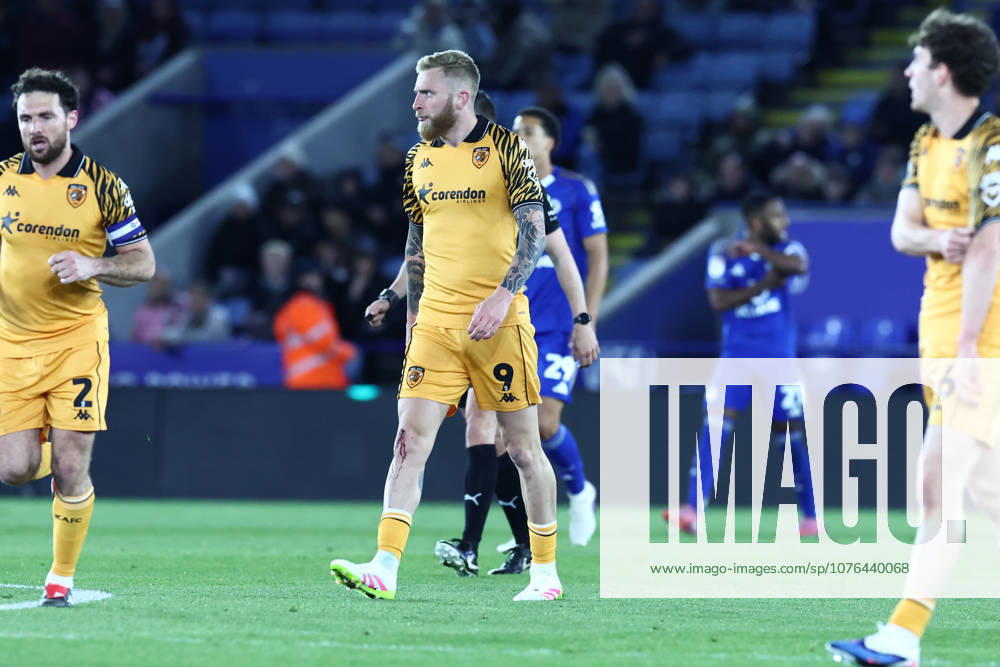 Leicester City v Hull City, EFL Sky Bet Championship GOAL 2-2 goalscorer Hull City forward Oliver McBurnie (9) during the EFL Sky Bet Championship match between Leicester City and Hull City at the King Power Stadium, Leicester, UK on 21 April 2026. Leicester King Power Stadium Leicestershire UK Editorial use only DataCo restrictions apply See www.football-dataco.com ,