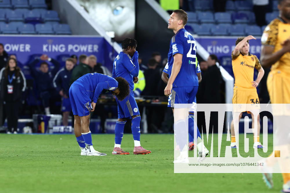 Leicester City v Hull City, EFL Sky Bet Championship Leicester City players at the end of the EFL Sky Bet Championship match between Leicester City and Hull City at the King Power Stadium, Leicester, UK on 21 April 2026. Leicester King Power Stadium Leicestershire UK Editorial use only DataCo restrictions apply See www.football-dataco.com ,