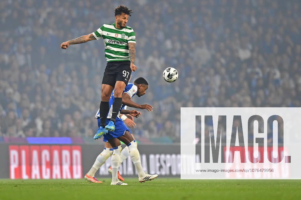 22nd April 2026; Dragao Stadium, Porto, Portugal; Taca de Portugal, FC Porto versus Sporting Lisboa; Pablo Rosario of FC Porto battles for possession ball with Luis Su& xe1;rez of Sporting Lisboa DanielxCastro DiaEsportivo