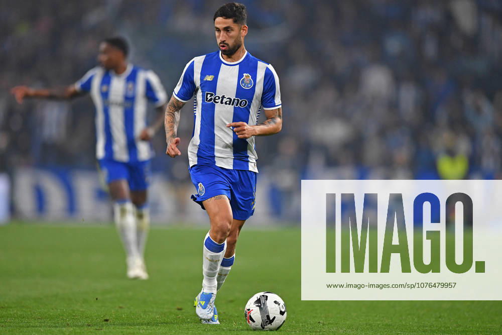 22nd April 2026; Dragao Stadium, Porto, Portugal; Taca de Portugal, FC Porto versus Sporting Lisboa; Alan Varela of FC Porto runs with the ball DanielxCastro DiaEsportivo