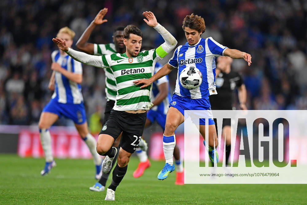 22nd April 2026; Dragao Stadium, Porto, Portugal; Taca de Portugal, FC Porto versus Sporting Lisboa; Rodrigo Mora of FC Porto battles for possession ball with Daniel Braganca of Sporting Lisboa DanielxCastro DiaEsportivo