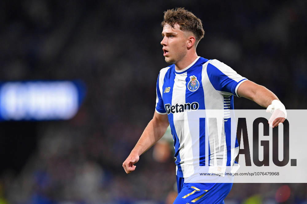 22nd April 2026; Dragao Stadium, Porto, Portugal; Taca de Portugal, FC Porto versus Sporting Lisboa; Oskar Pietuszewski of FC Porto DanielxCastro DiaEsportivo