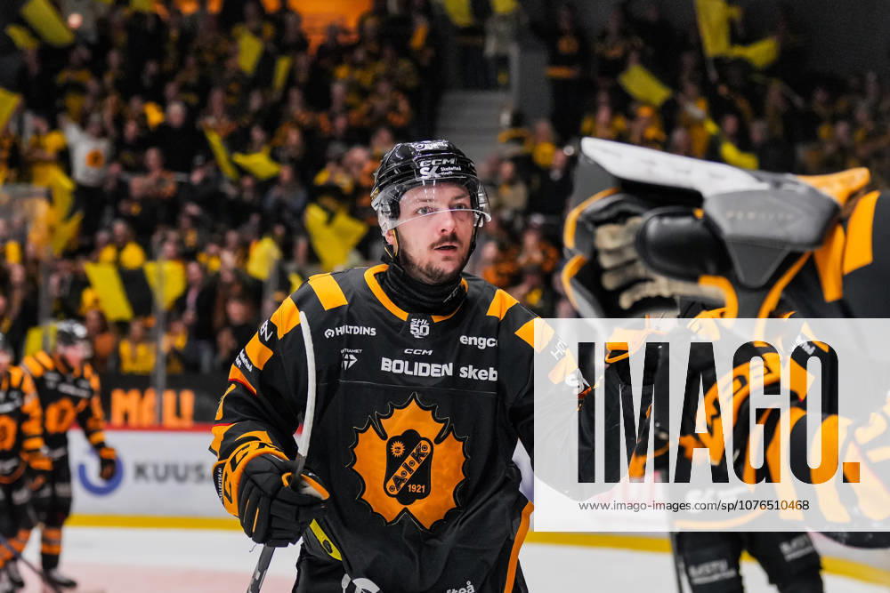 Skellefteas Oliver Okuliar cheers after 2 1 during the final one in SHL between Skelleftea and Rögle on April 23, 2026 in Skelleftea