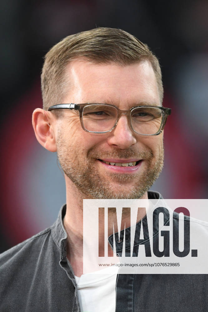 ZDF Expert Per Mertesacker GER, Bayer 04 Leverkusen vs FC Bayern Muenchen, Football, DFB Pokal Semi-Final, Season 2025 2026, 22 04 2026 DFL REGULATIONS PROHIBIT ANY USE OF PHOTOGRAPHS AS IMAGE SEQUENCES AND OR QUASI VIDEO GER, Bayer 04 Leverkusen vs FC Bayern Muenchen, Football, DFB Pokal Semi-Final, Season 2025 2026, 22 04 2026 Leverkusen