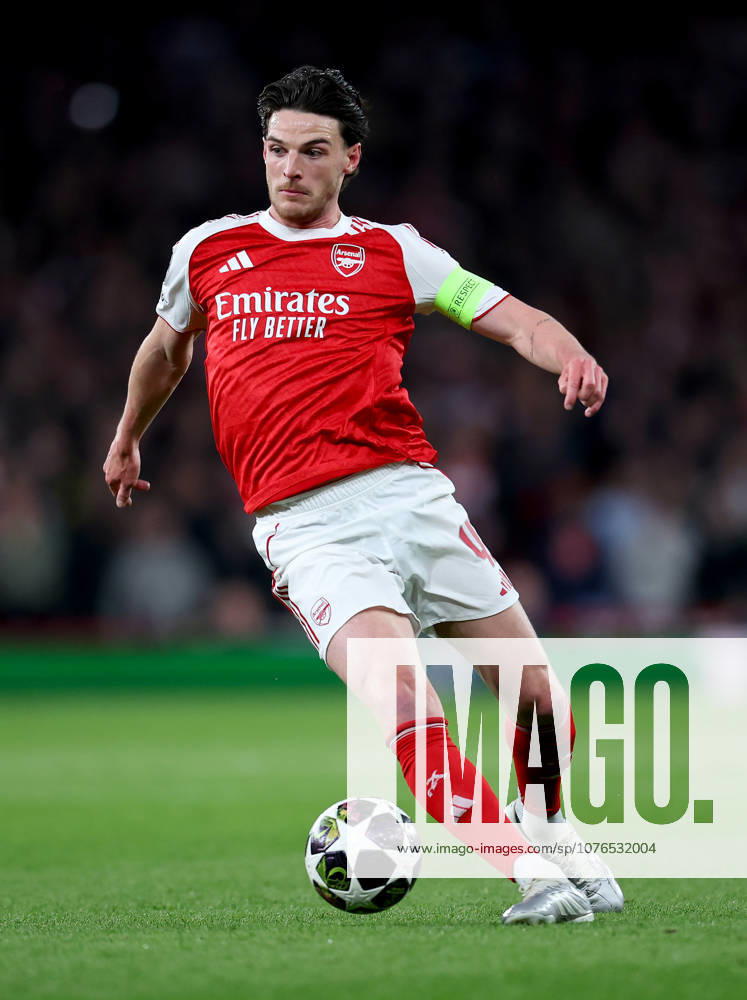 Arsenal FC v Sporting Clube de Portugal - UEFA Champions League 2025 26 Quarter-Final Second Leg Declan Rice of Arsenal on the ball during the UEFA Champions League 2025 26 Quarter-Final Second Leg match between Arsenal FC and Sporting Clube de Portugal at Arsenal Stadium on April 15, 2026 in London, England. WARNING! This Photograph May Only Be Used For Newspaper And Or Magazine Editorial Purposes. May Not Be Used For Publications Involving 1 player, 1 Club Or 1 Competition Without Written Authorisation From Football DataCo Ltd. For Any Queries, Please Contact Football DataCo Ltd on +44 (0) 207 864 9121 London Arsenal Stadium England United Kingdom