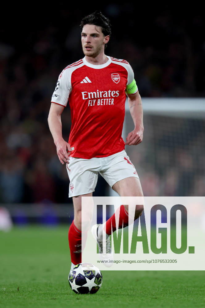 Arsenal FC v Sporting Clube de Portugal - UEFA Champions League 2025 26 Quarter-Final Second Leg Declan Rice of Arsenal on the ball during the UEFA Champions League 2025 26 Quarter-Final Second Leg match between Arsenal FC and Sporting Clube de Portugal at Arsenal Stadium on April 15, 2026 in London, England. WARNING! This Photograph May Only Be Used For Newspaper And Or Magazine Editorial Purposes. May Not Be Used For Publications Involving 1 player, 1 Club Or 1 Competition Without Written Authorisation From Football DataCo Ltd. For Any Queries, Please Contact Football DataCo Ltd on +44 (0) 207 864 9121 London Arsenal Stadium England United Kingdom