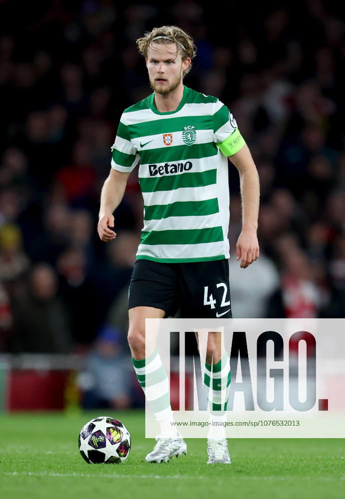 Arsenal FC v Sporting Clube de Portugal - UEFA Champions League 2025 26 Quarter-Final Second Leg Morten Hjulmand of Sporting Clube de Portugal on the ball during the UEFA Champions League 2025 26 Quarter-Final Second Leg match between Arsenal FC and Sporting Clube de Portugal at Arsenal Stadium on April 15, 2026 in London, England. WARNING! This Photograph May Only Be Used For Newspaper And Or Magazine Editorial Purposes. May Not Be Used For Publications Involving 1 player, 1 Club Or 1 Competition Without Written Authorisation From Football DataCo Ltd. For Any Queries, Please Contact Football DataCo Ltd on +44 (0) 207 864 9121 London Arsenal Stadium England United Kingdom