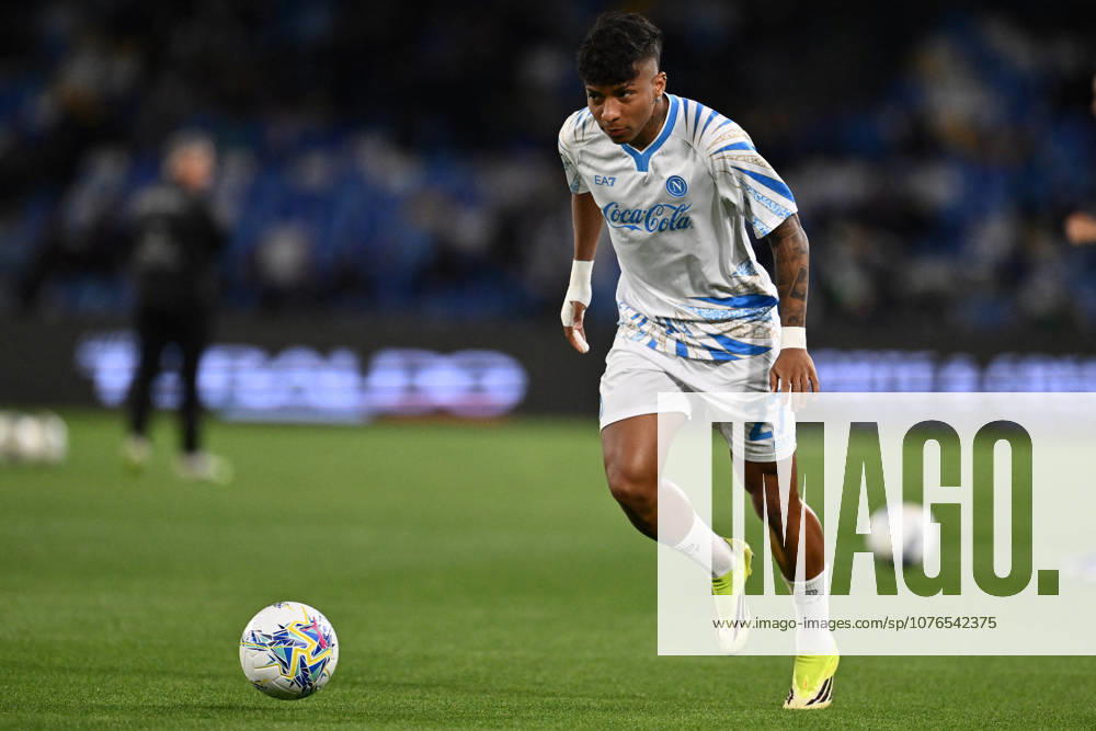 CALCIO - Serie A - SSC Napoli vs US Cremonese De Aleida Santos Alisson of S.S.C. Napoli warm up prior the match of the 34th day of the Serie A Championship between S.S.C. Napoli and U.S. Cremonese at the Diego Armando Maradona Stadium on April 24, 2026 in Naples, Italy. Naples Italy