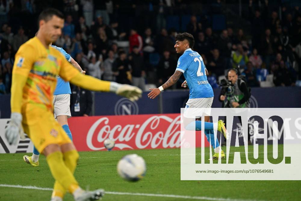 Foto IPP Felice De Martino Napoli 24 04 2026 Calcio Campionato serie A 2025-2026 Napoli - Cremonese Nella foto: Esultanza dopo il gol di Alisson Santos Italy Photo Press World Copyright Napoli italy Italia ITALY