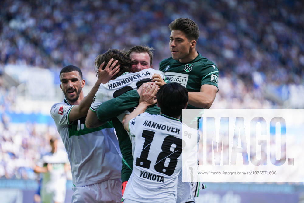 2 Bundesliga, Karlsruher SC vs Hannover 96, 25 04 2026 Goal celebration for 1 2 by Kolja Oudenne Hannover 96, 29 2 Bundesliga, Karlsruher SC vs Hannover 96, BBBank Wildpark Karlsruhe, 25 04 2026 DFB DFL REGULATIONS PROHIBIT ANY USE OF PHOTOGRAPHS AS IMAGE SEQUENCES AND OR QUASI VIDEO