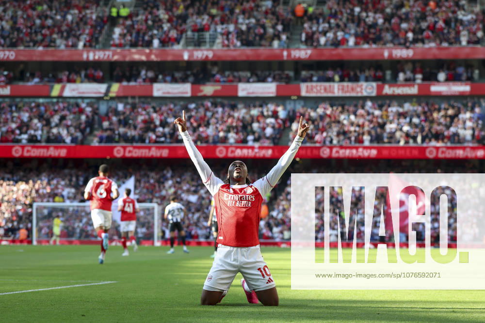 Arsenal v Newcastle United, Premier League Arsenal midfielder Eberechi Eze (10) scores a GOAL 1-0 and celebrates during the Arsenal v Newcastle United Premier League match at the Emirates Stadium, London, England on 25 April 2026 Credit: Phil Duncan Every Second Media Editorial use only. All images are copyright Every Second Media Limited. No images may be reproduced without prior permission. All rights reserved. Premier League and Football League images are subject to licensing agreements with Football DataCo Limited. see https: www.football-dataco.com