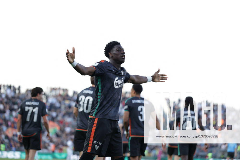 CALCIO - Serie B - Venezia FC vs Empoli FC Venezia s ISSA DOUMBIA celebrates after scoring a goal during the Italian Serie BKT soccer championship match between Venezia FC and Empoli FC at Pierluigi Penzo Stadium on 25 April, 2026, Venezia, Italy Venice Italy