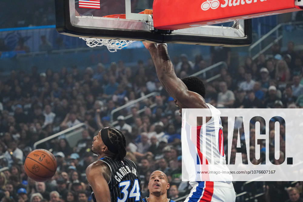 Detroit Pistons at Orlando Magic, Orlando, Florida, USA Orlando, Florida, USA, April 25, 2026, Detroit Pistons center Jalen Duren 0 makes a powerful dunk at the Kia Center.