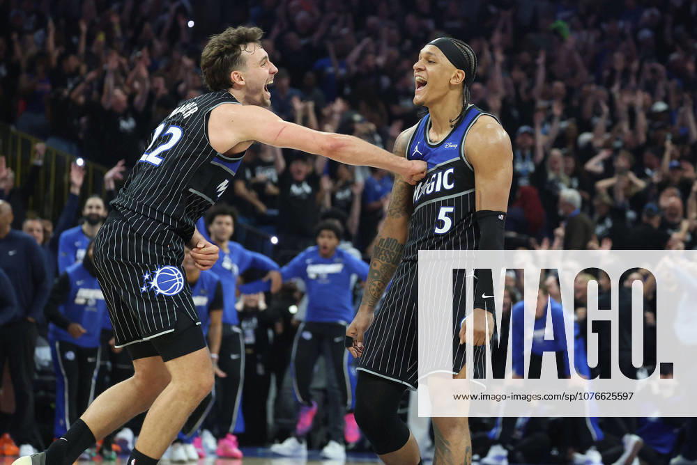 Orlando, Fl - Florida, USA: The Orlando Magic s Paolo Ranchero 5 and Franz Wagner 22 scream in celebration after a 3-point shot by Banchero with seconds left on the clock against the Detroit Pistons in Game 3 of a first-round playoff series at the Kia Center on Saturday, April 25, 2026, in Orlando, Florida. The Magic won, 113-105, for a 2-1 series lead. Orlando USA - ZUMAm67_ 20260425_zaf_m67_007